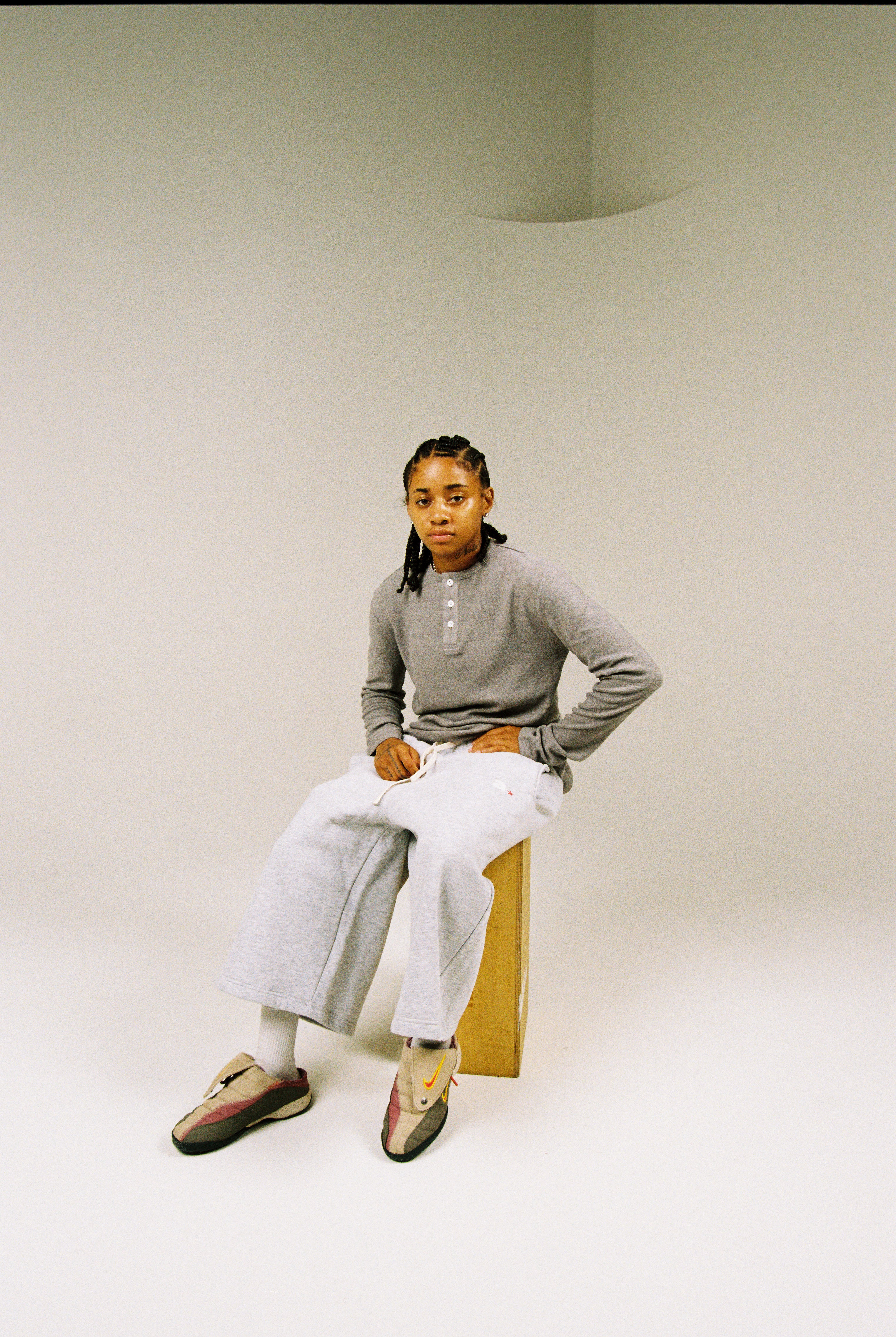 AHKSTAR HENLEY